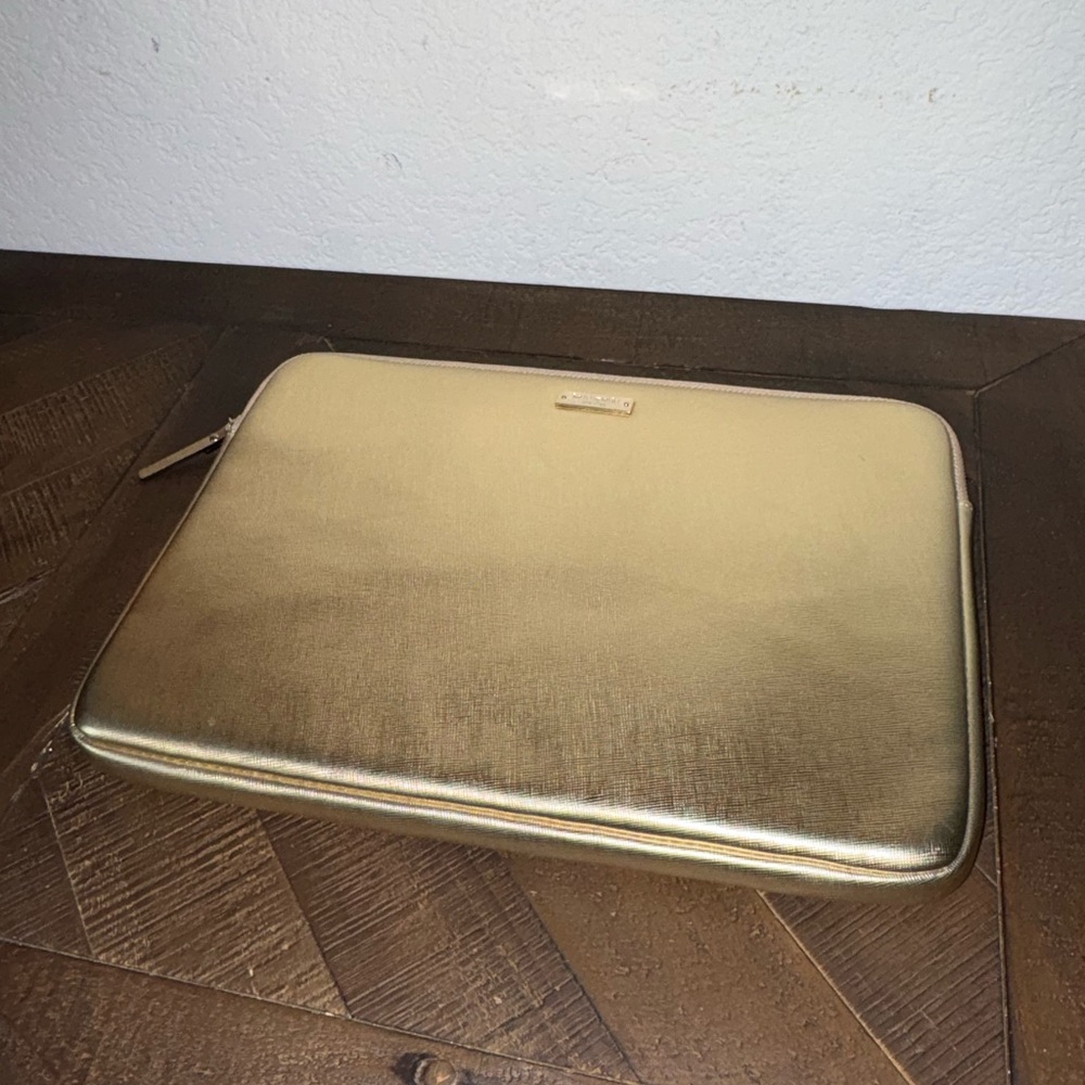 🥰Kate Spade Gold Laptop Sleeve Zip Case Saffiano Tech Case Tablet Sleeve